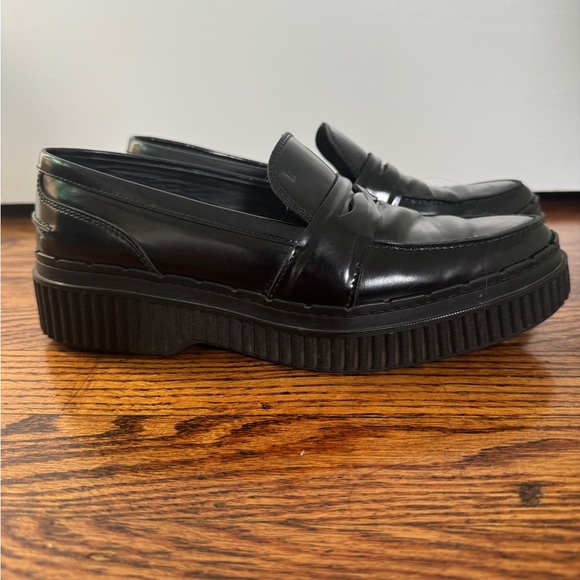 Tod's Classic Black Leather Women's Loafers - Picture 3 of 7